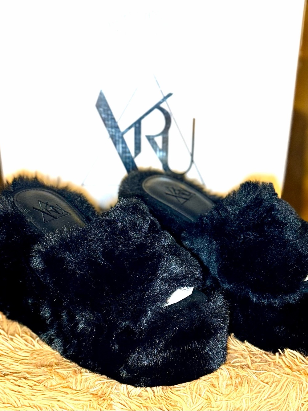 YRU Gravity Black Faux Fur Platforms Size 9 NEW Rare HTF w/ Box and bags.